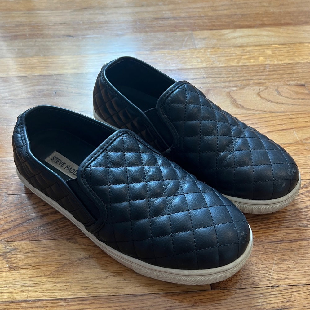 Steve Madden Black Quilted Pleather Slip-on Shoes - size Women’s 8W